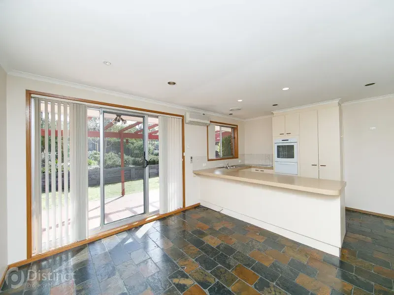17 Ruwoldt Place, Kambah, photo 3