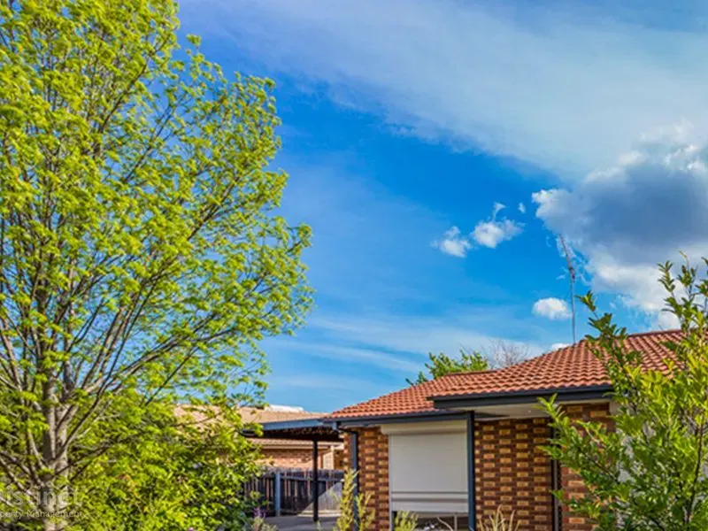 60 Pockett Avenue, Banks