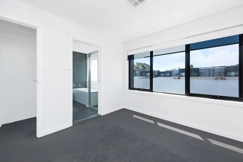 28 Melomys Circuit, Throsby, photo 11