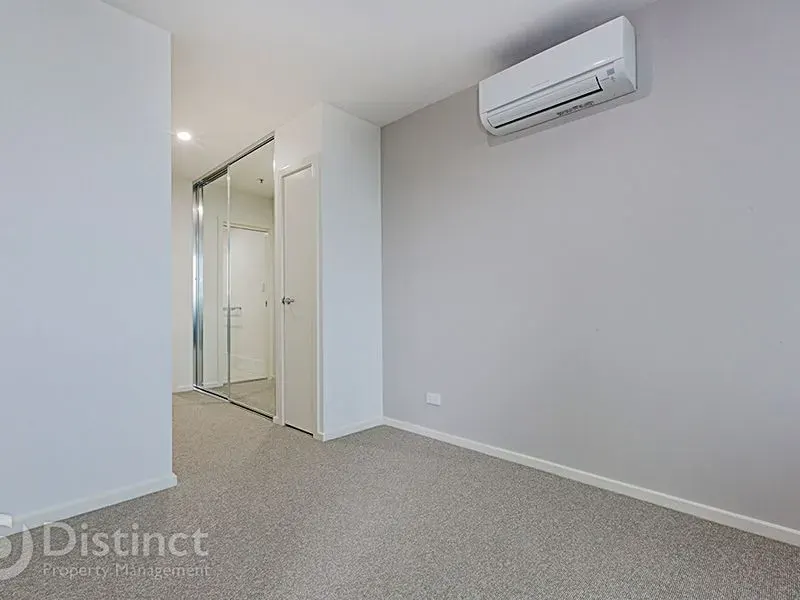 1301/120 Eastern Valley Way, Belconnen, photo 5