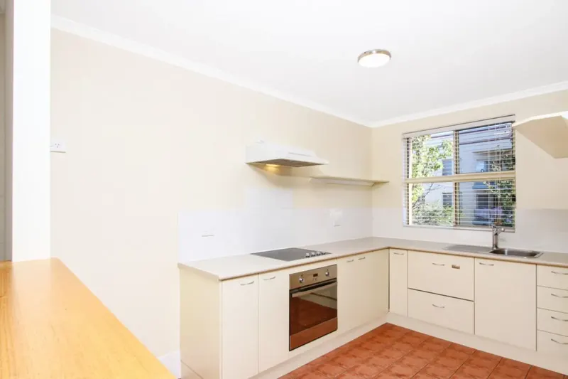 7/2 Antis Street, Phillip, photo 2