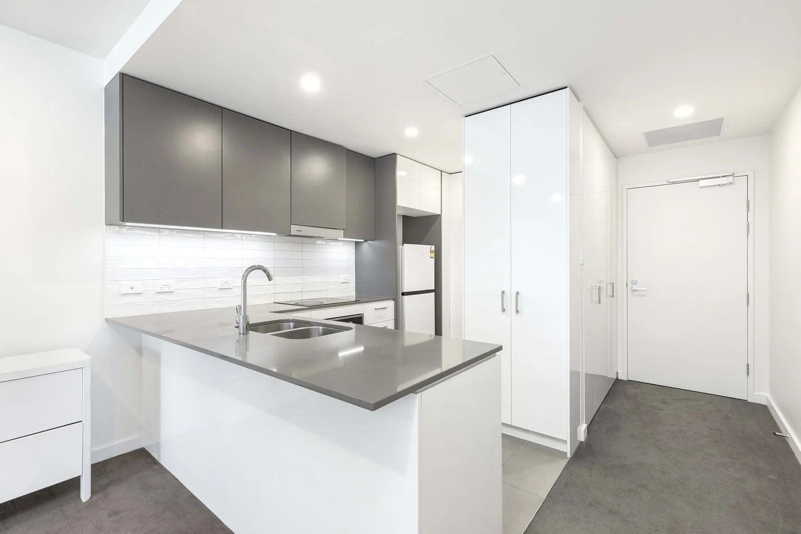 15/74 Leichhardt Street, Griffith, photo 1