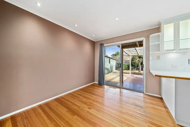 53 Lindrum Crescent, Holt, photo 3