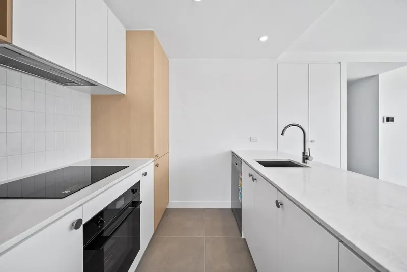 203/220 Melrose Drive, Phillip, photo 6