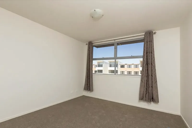 110/121 Easty Street, Phillip, photo 4