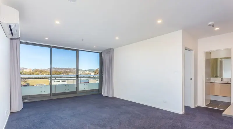 160/7 Irving Street, Phillip, photo 4