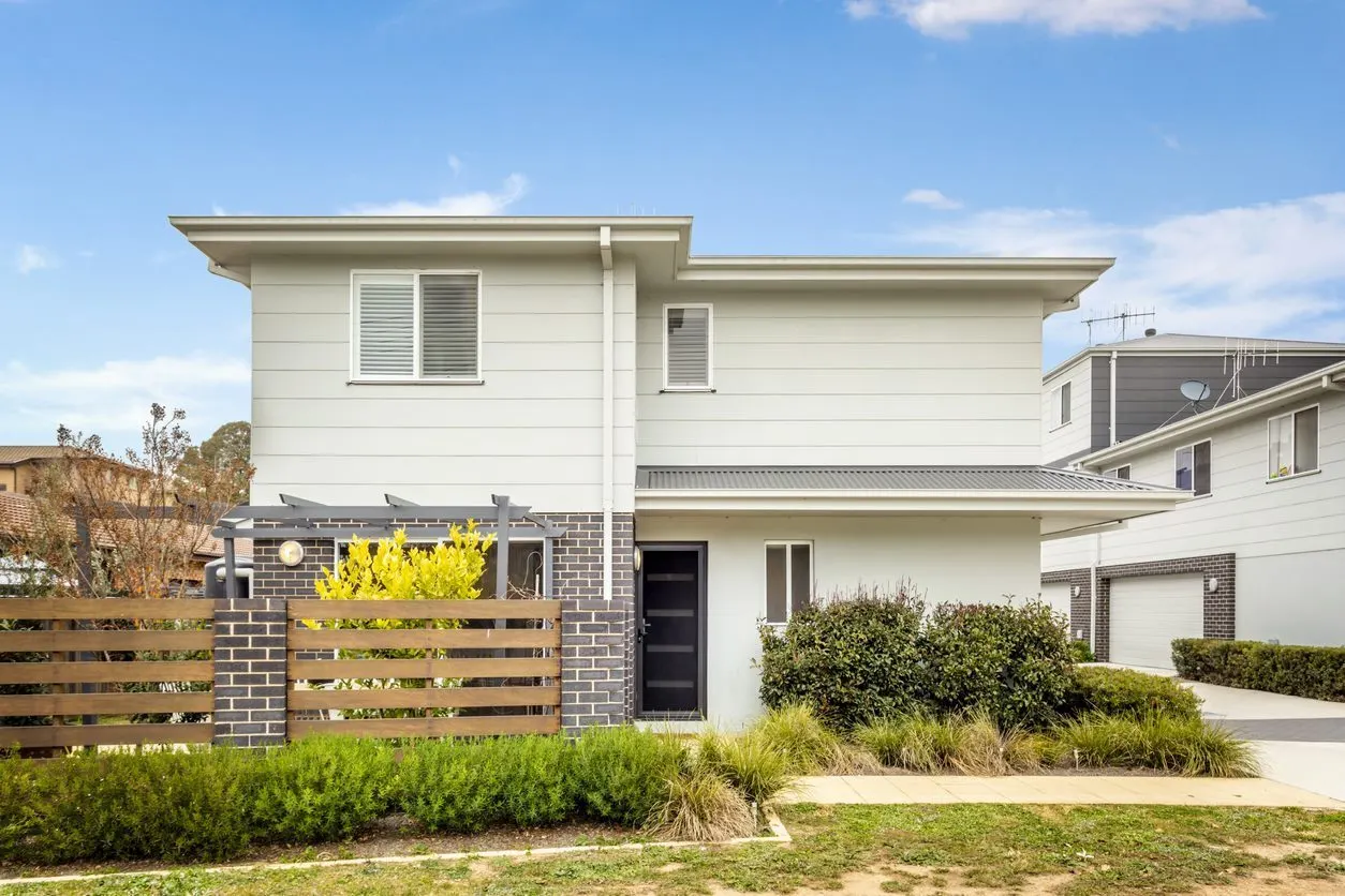 8/110 Henderson Road, Queanbeyan, photo 1