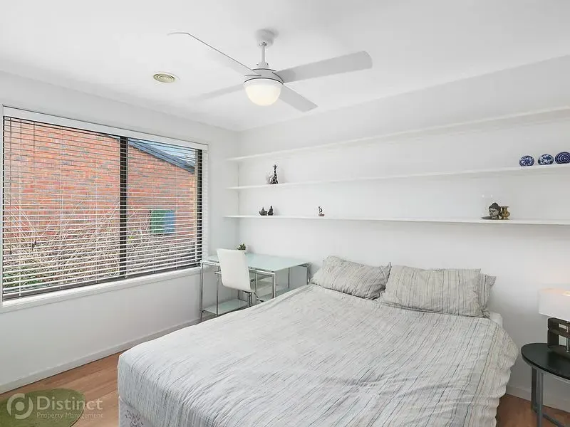 118 Jackie Howe Crescent, Macarthur, photo 9