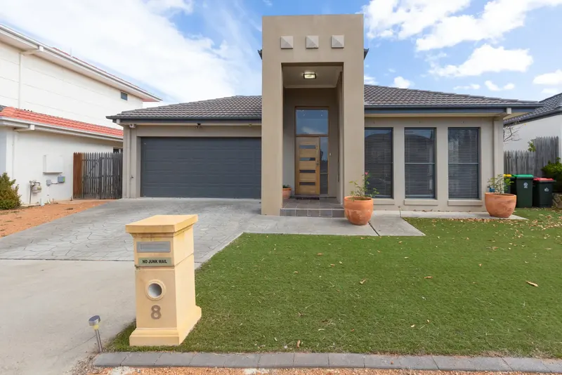 8 Charlotte Barton Street, Franklin, photo 1