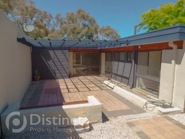 116 Livingston Avenue, Kambah, photo 8