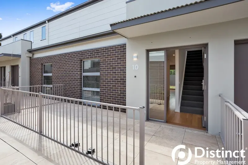 10/101 Eggleston Crescent, Chifley, photo 2