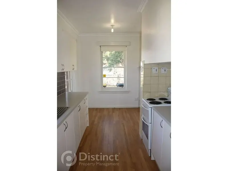 9 Barrallier Street, Griffith, photo 3