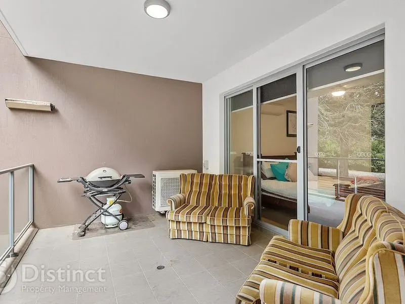 142/121 Easty Street, Phillip, photo 11