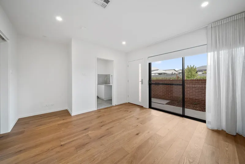 8 Candish Street, Googong, photo 4