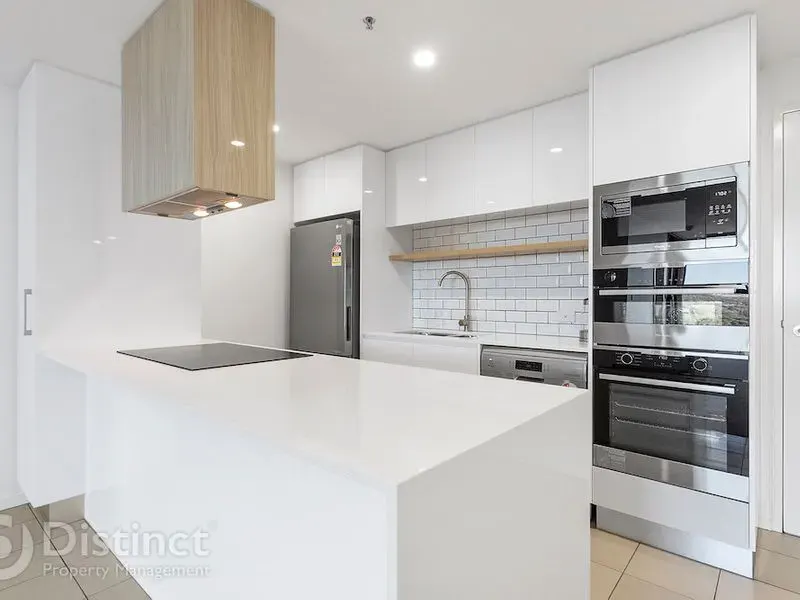 1607/120 Eastern Valley Way, Belconnen, photo 2