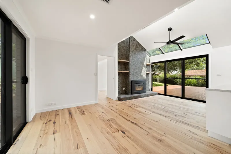 4 Achernar Close, Giralang, photo 5