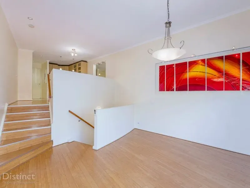 17/66 Allara Street, City, photo 5