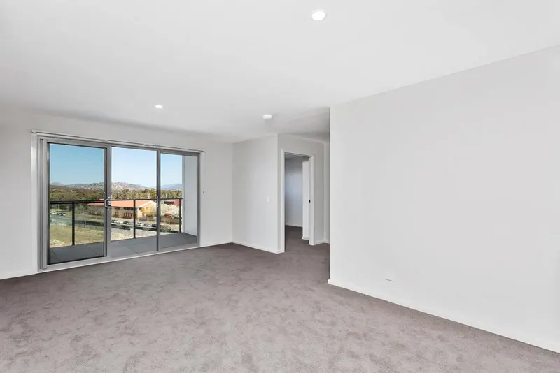 137/35 Oakden Street, Greenway, photo 4