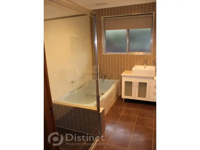35 Tantangara Street, Duffy, photo 11