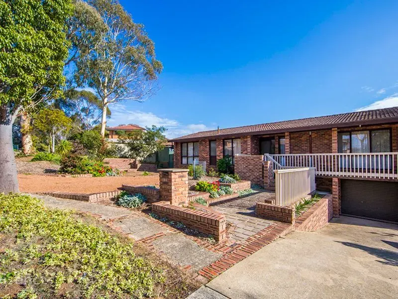 36 Mccabe Crescent, Holt