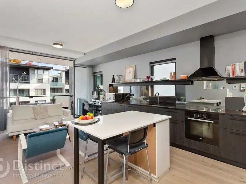 76/43 Eastlake Parade, Kingston, photo 5