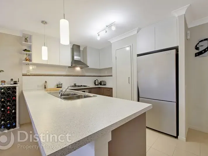 83 Donald Horne Circuit, Franklin, photo 3