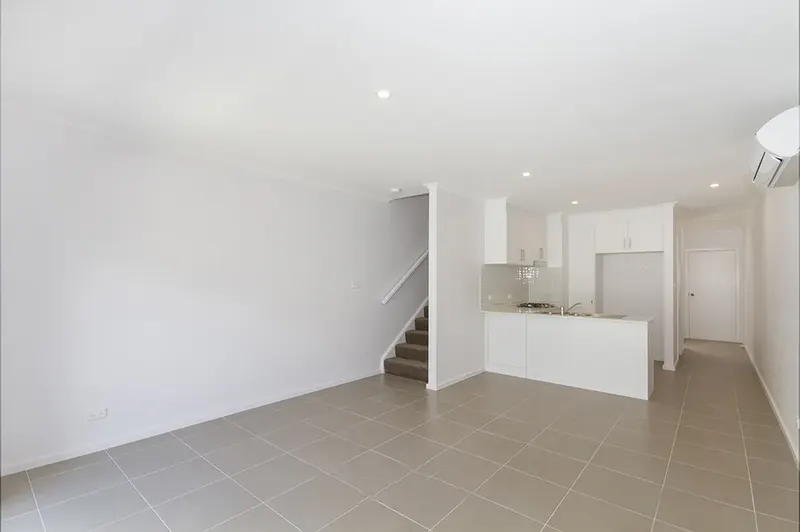 22/20 Clare Burton Crescent, Franklin, photo 2