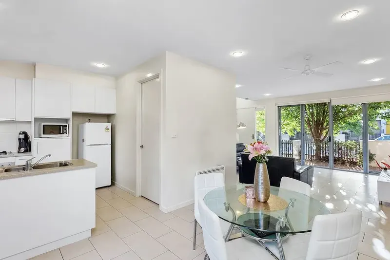 10 Dobikin Street, Crace, photo 4