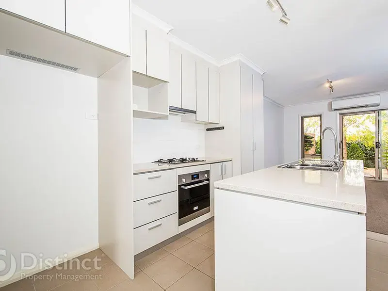 3/2 Mcintosh Street, Queanbeyan, photo 2