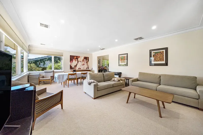 98 Vasey Crescent, Campbell, photo 6