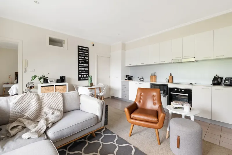 19/123 Lowanna Street, Braddon ACT 2612, photo 3