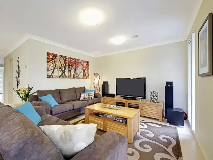 83 Donald Horne Circuit, Franklin, photo 11