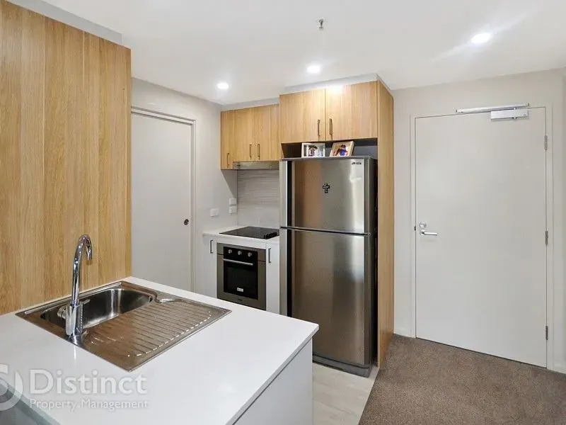 302/325 Anketell Street, Greenway, photo 4