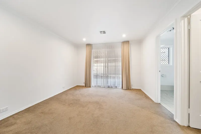 4 Maloney Street, Queanbeyan West, photo 8