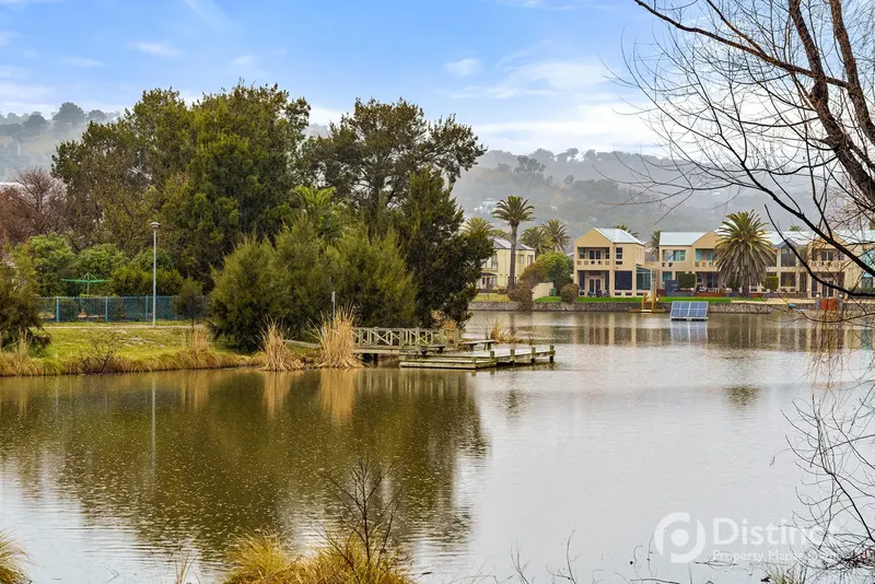 25 Bayside Court, Jerrabomberra, photo 2