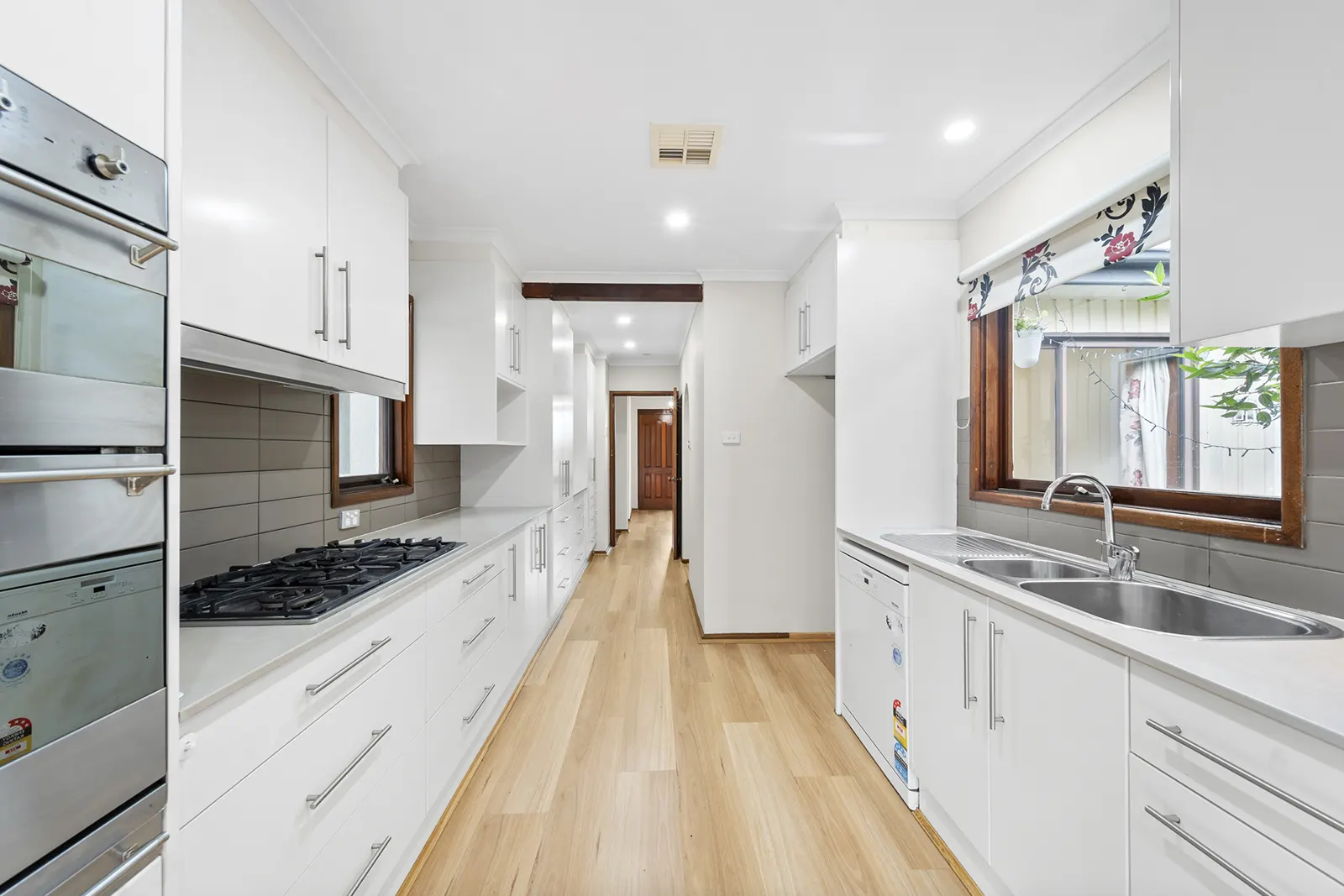 6 Jose Place, Garran, photo 1