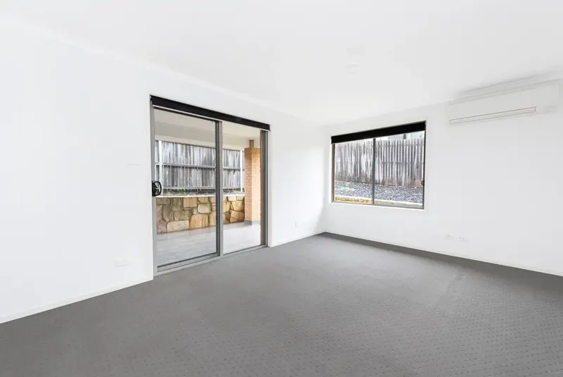 11 Quealy Street, Casey, photo 2