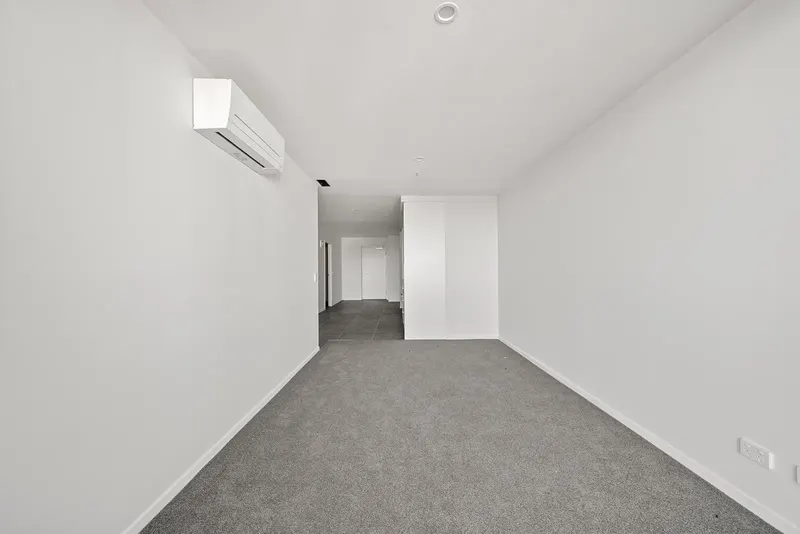 1204/90 Swain Street, Gungahlin, photo 2