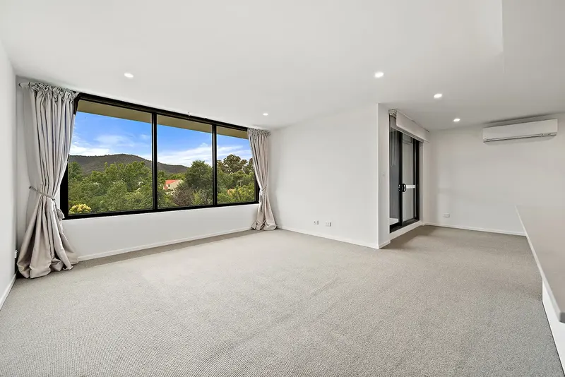 19/90 Lowanna Street, Braddon, photo 4