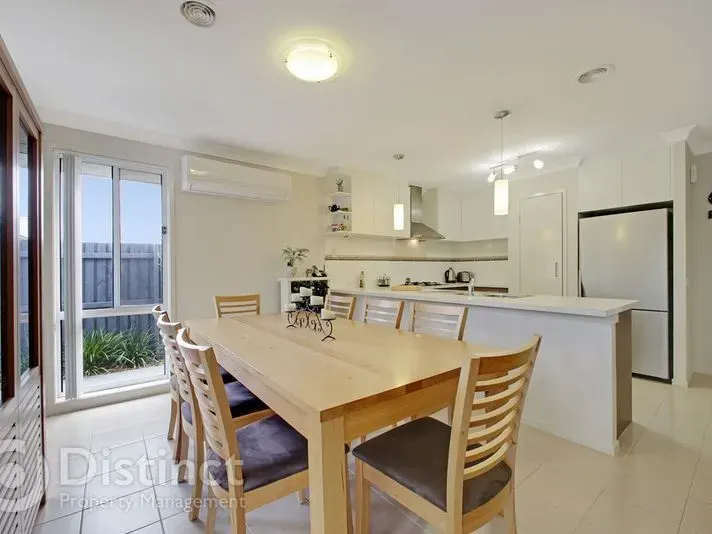 83 Donald Horne Circuit, Franklin, photo 4