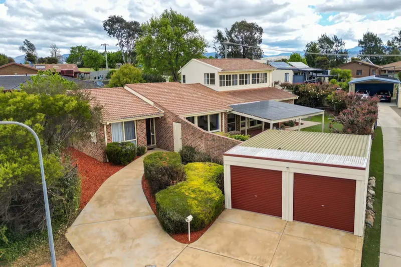 6 Sassafras Place, Isabella Plains, photo 2