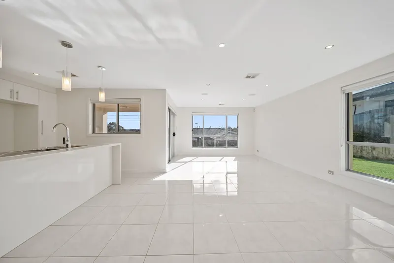 55 Langtree Crescent, Crace, photo 3