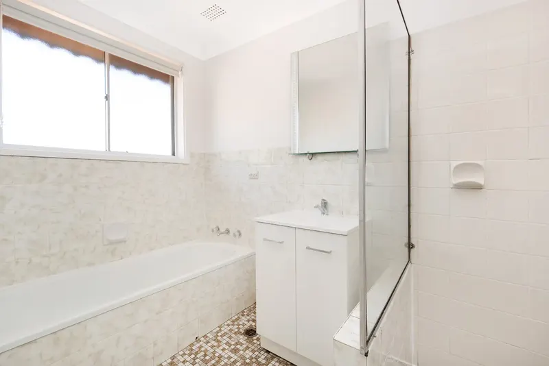 30 Spafford Crescent, Farrer, photo 8