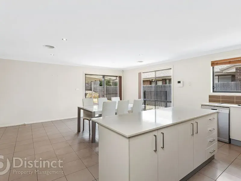 11 Selleck Street, Casey, photo 3