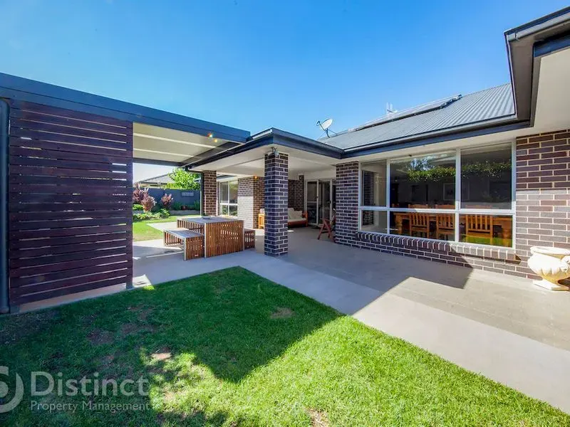24 Doris Turner Street, Forde, photo 13