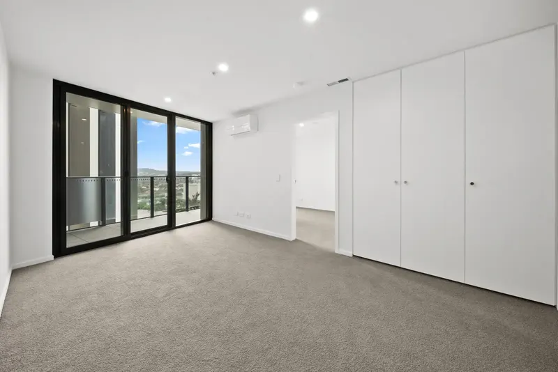 814/90 Swain Street, Gungahlin, photo 2