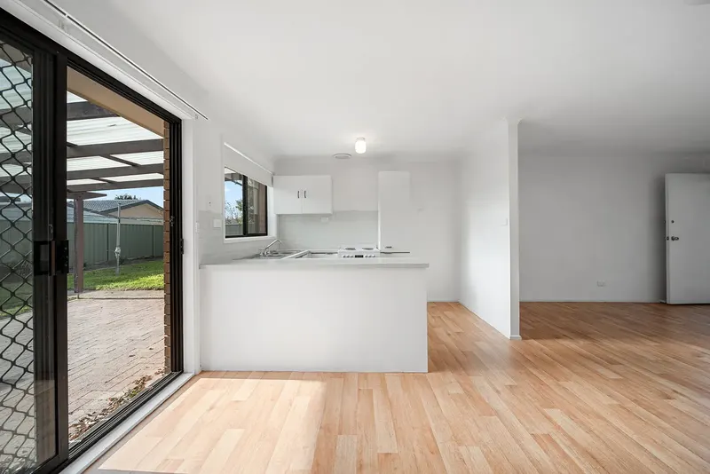 28 Rohan Street, Richardson, photo 5