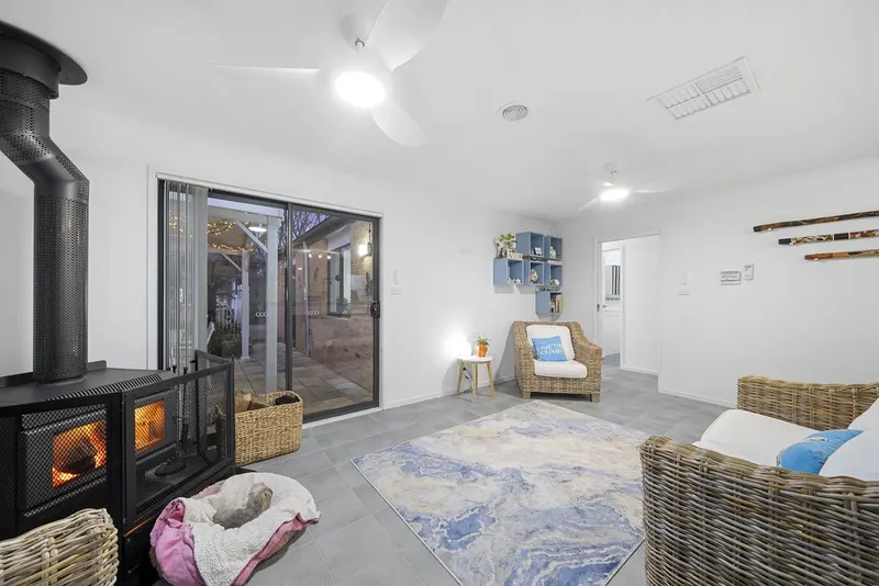 13 Diamond Street, Amaroo, photo 5