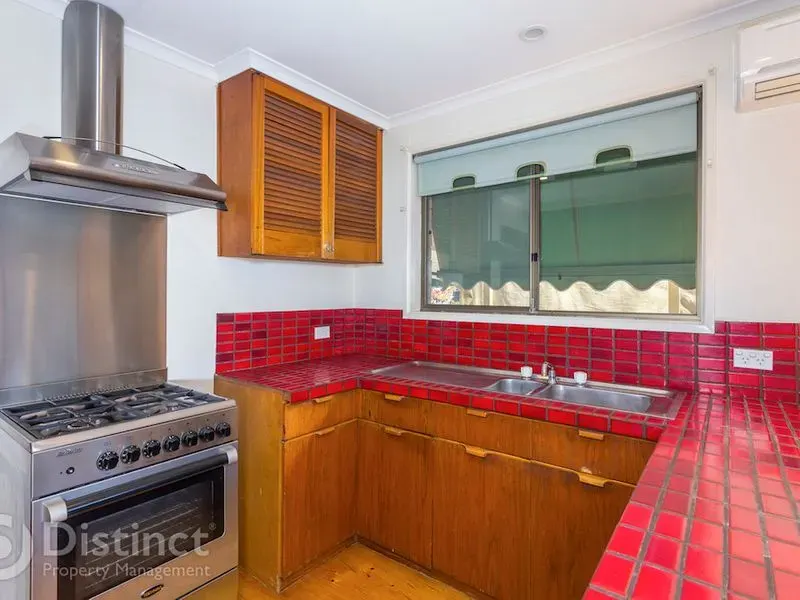 73 Shannon Circuit, Kaleen, photo 2