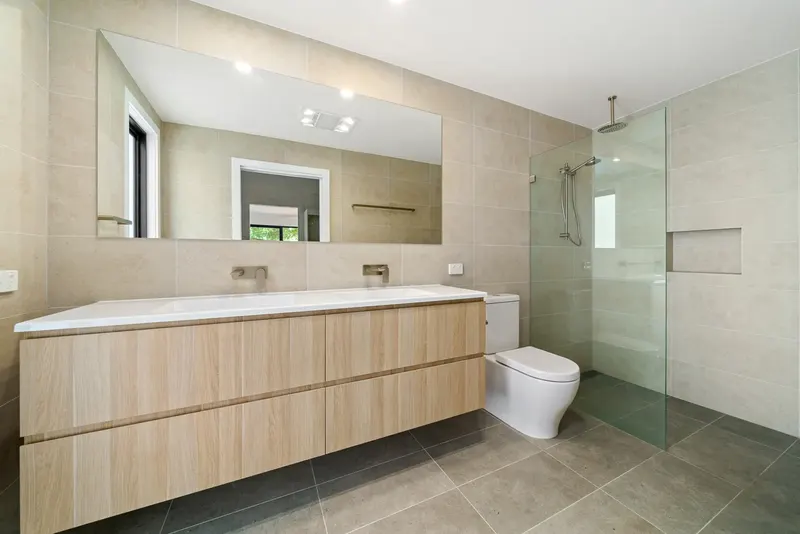 4 Achernar Close, Giralang, photo 12